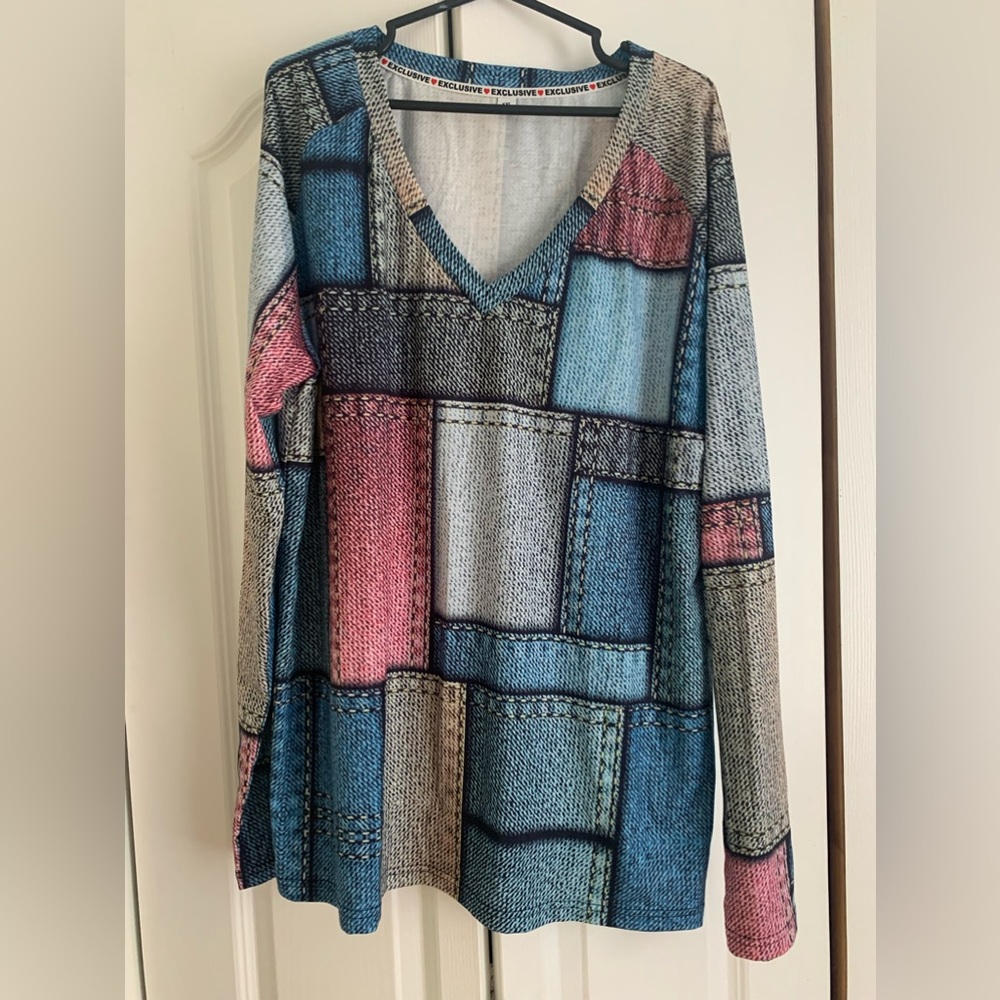 New top never worn , patch work style, xxl , beautiful multicolour.